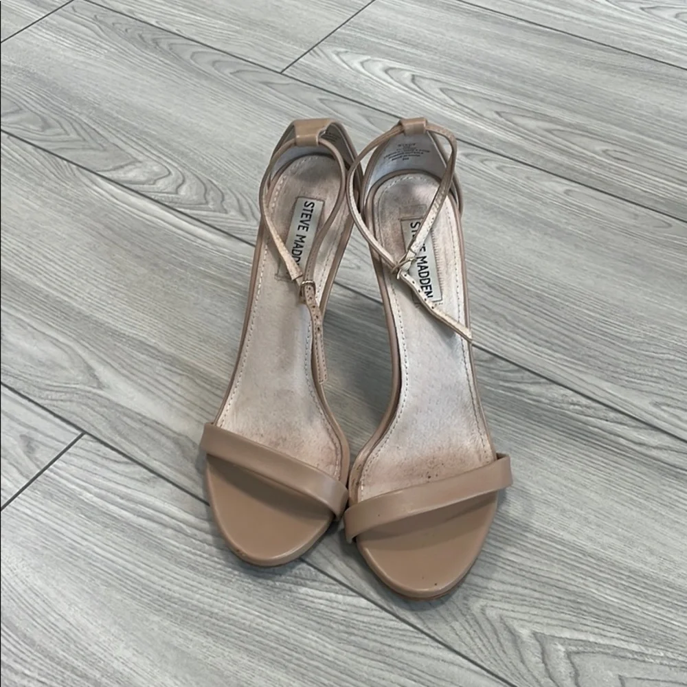 Heel - Picture 1 of 2